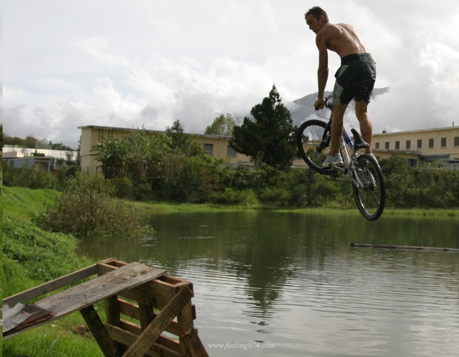 water jump party 2006 Cilaos trou pilon